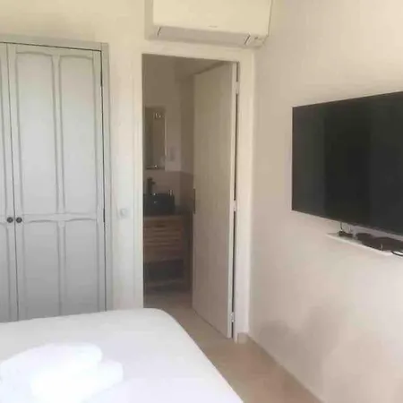2 Bedroom Apartment In Cannes Near The Beach